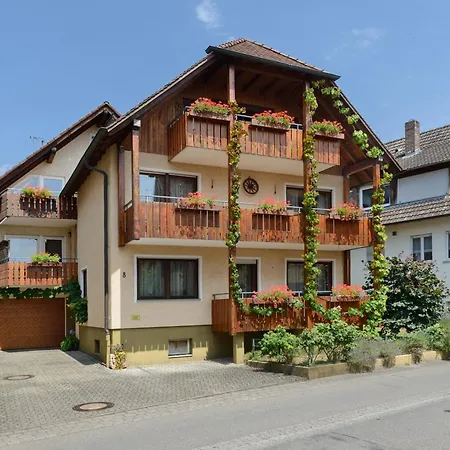 Kopp Apartman *